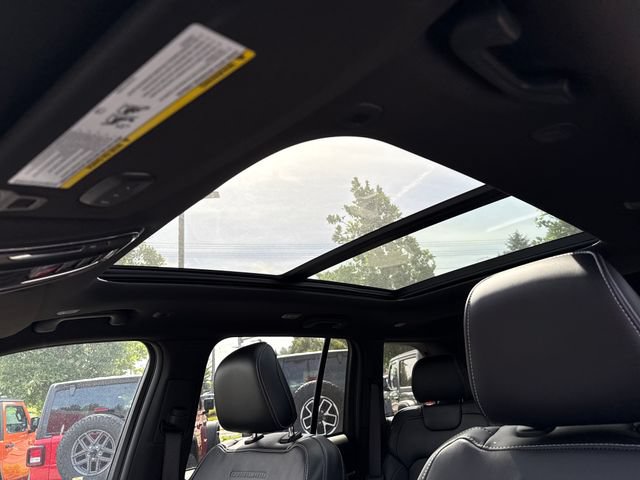 New 2025 Jeep Grand Cherokee Overland AWD/4WD image 27