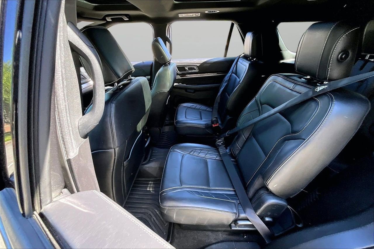 Used 2018 Ford Explorer Platinum AWD/4WD image 23