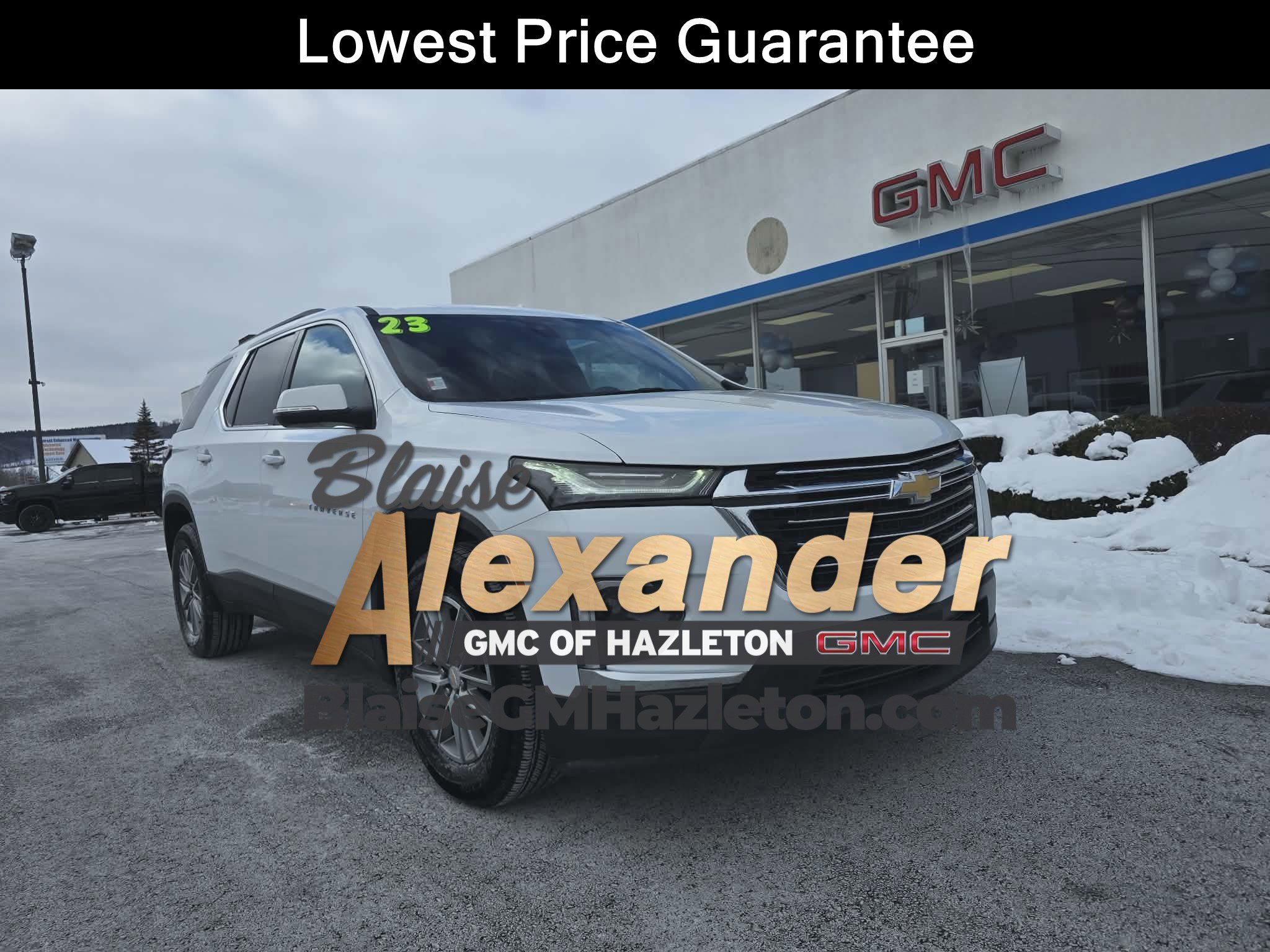 Used 2023 Chevrolet Traverse LT image 1