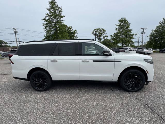 New 2026 Lincoln Navigator L Reserve w/ Jet Appearance Package AWD/4WD image 6
