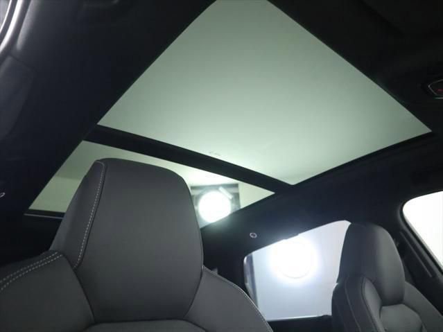 New 2025 Audi SQ7 Prestige image 18