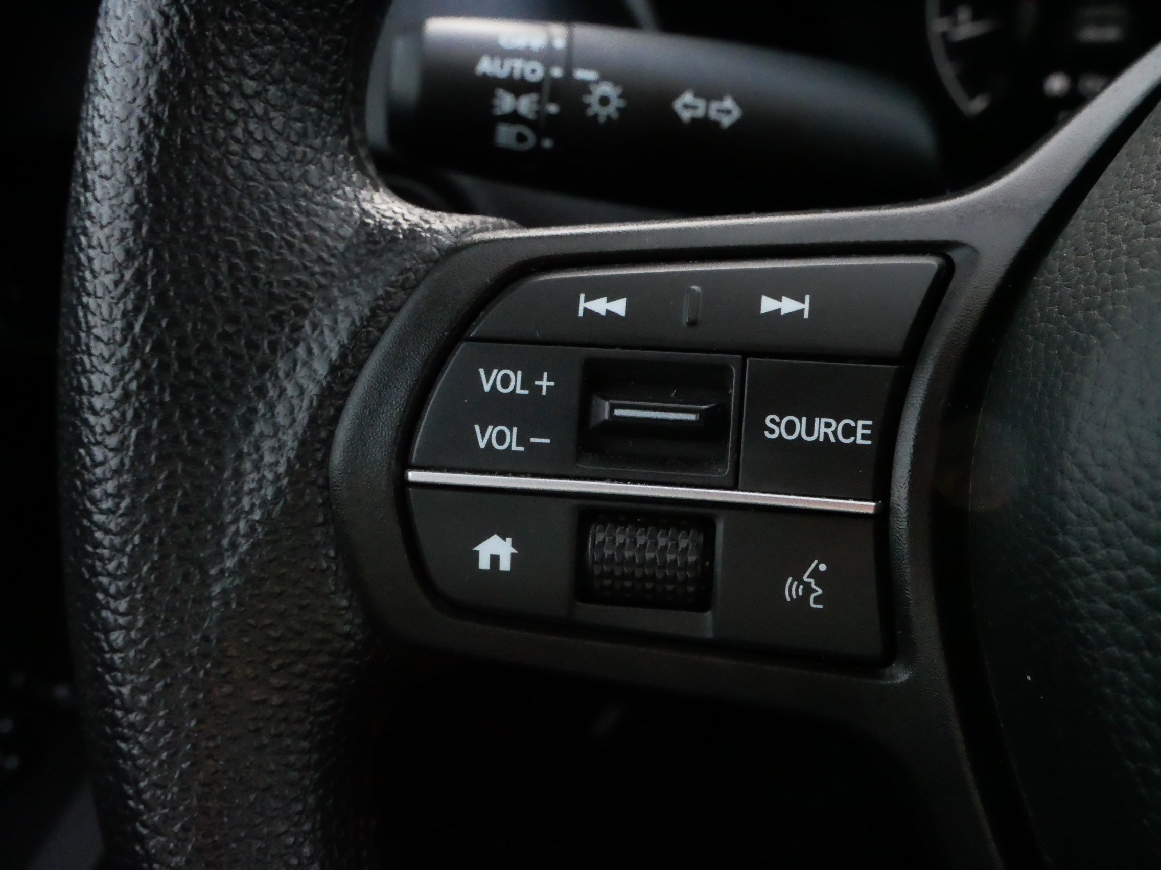 Certified 2023 Honda HR-V LX image 27