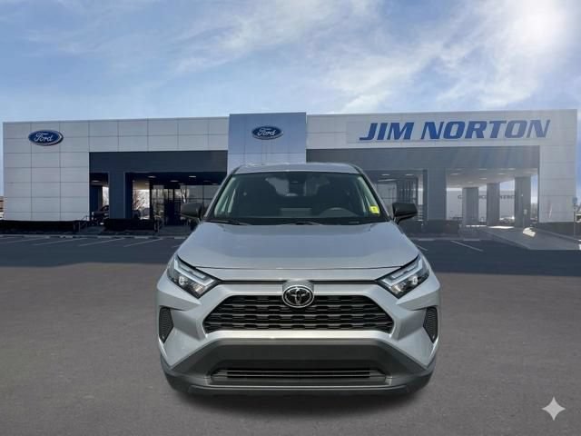 Used 2025 Toyota RAV4 LE AWD/4WD image 10