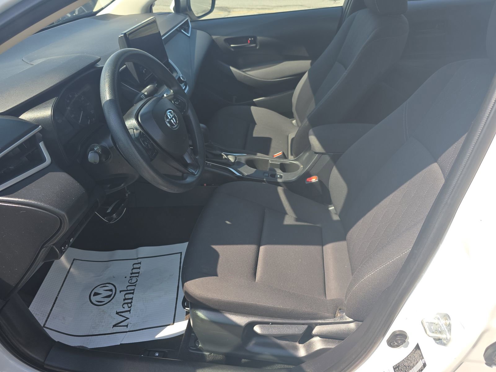 Used 2024 Toyota Corolla LE FWD image 14