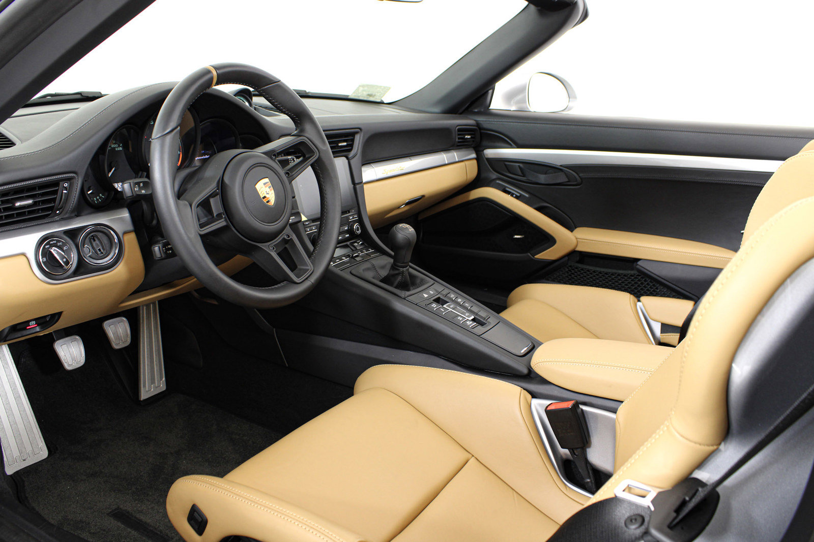 Used 2019 Porsche 911 Speedster RWD image 2