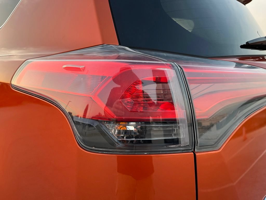 Used 2016 Toyota RAV4 XLE FWD image 7