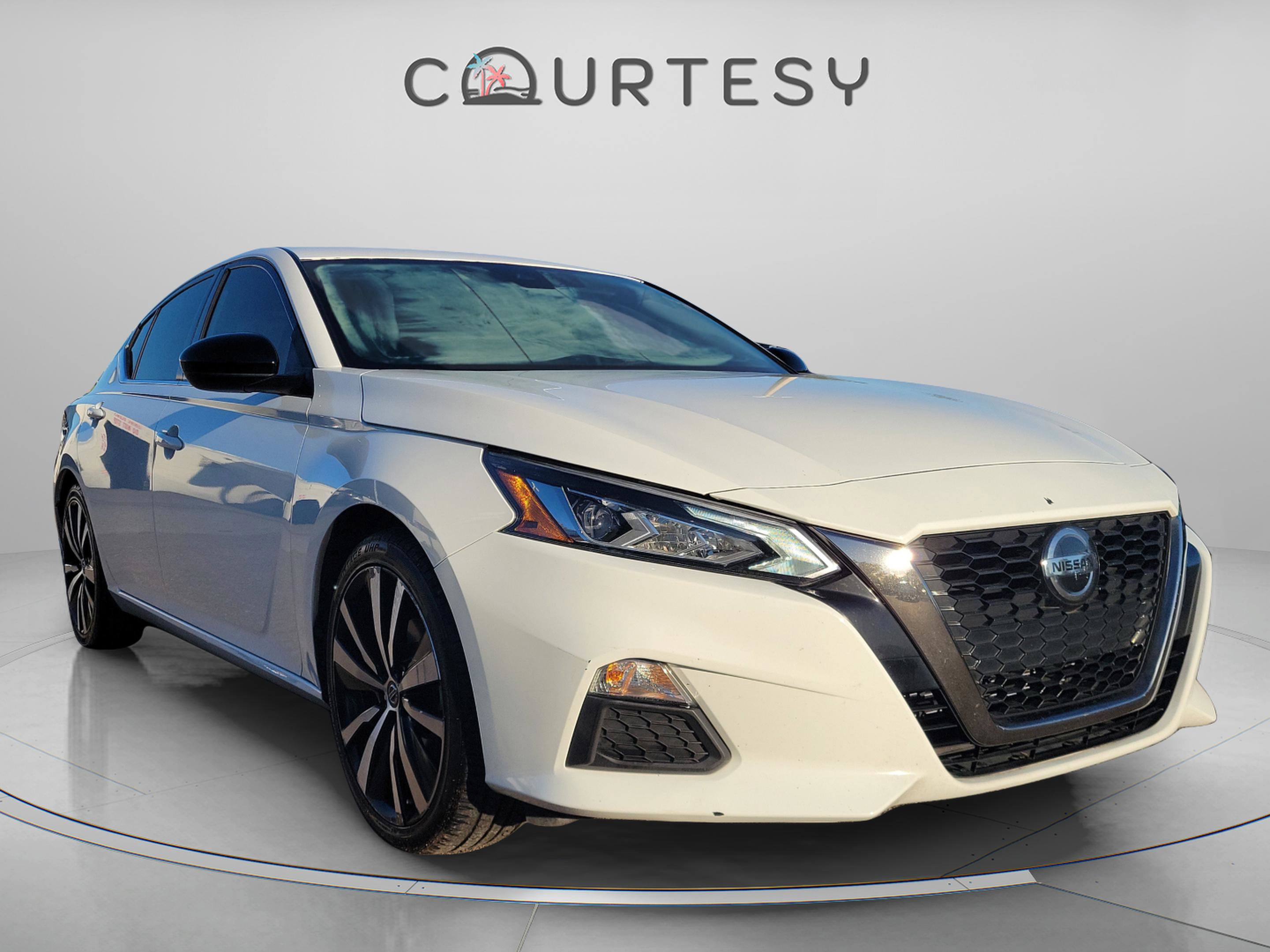 Certified 2022 Nissan Altima 2.5 SR image 6
