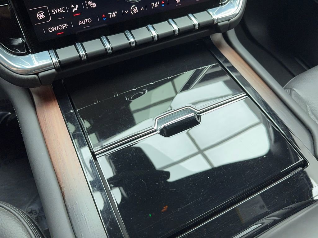 Used 2025 GMC Yukon Denali AWD/4WD image 24
