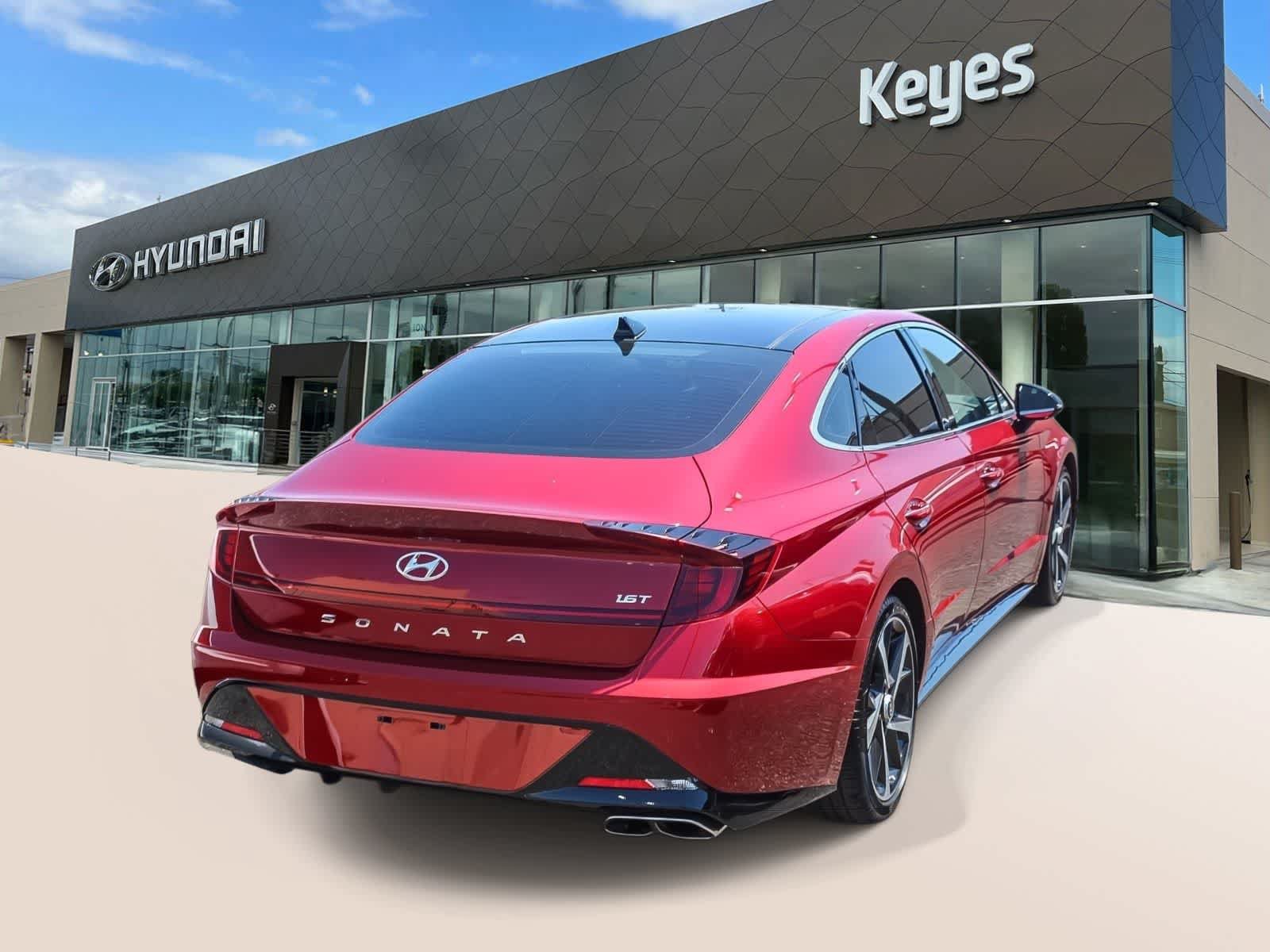 Certified 2023 Hyundai Sonata SEL Plus w/ Preferred Accessory Package FWD image 4