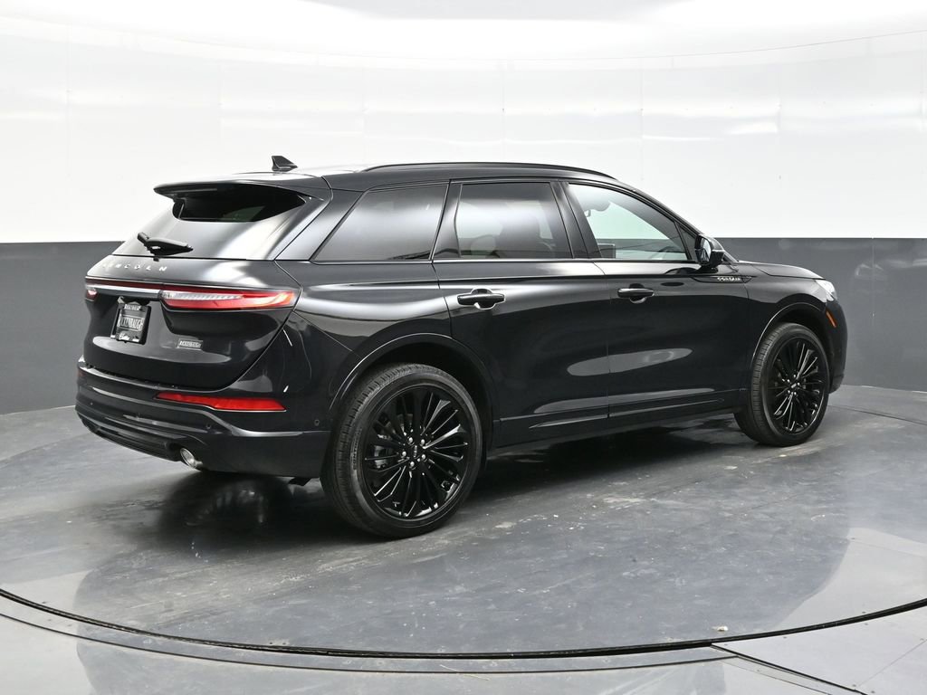 Used 2023 Lincoln Corsair Reserve w/ Equipment Group 202A image 7