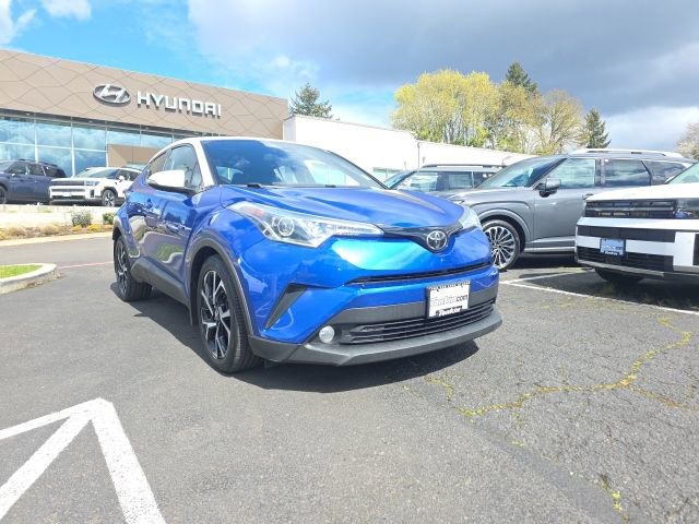 Used 2018 Toyota C-HR XLE image 2
