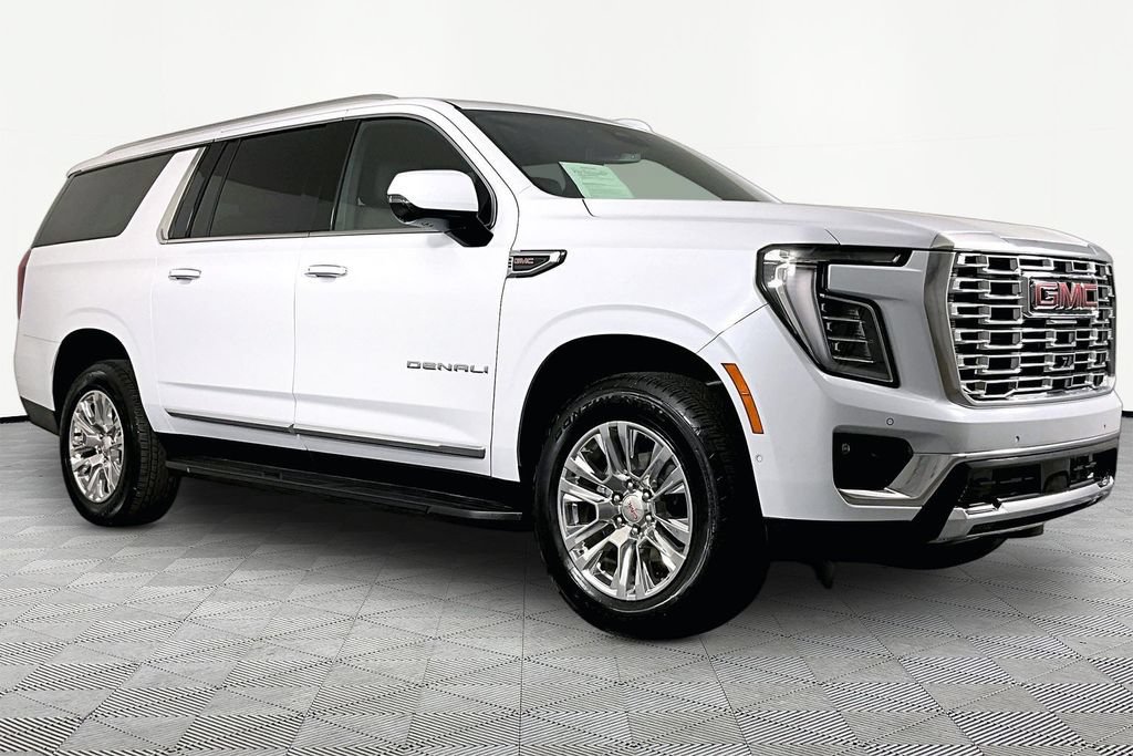 Used 2026 GMC Yukon XL Denali RWD image 3