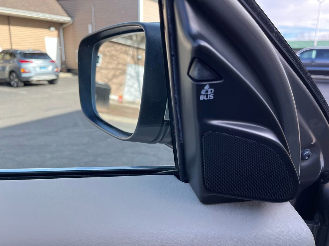 Used 2015 Volvo XC60 T5 w/ Proximity Package image 16