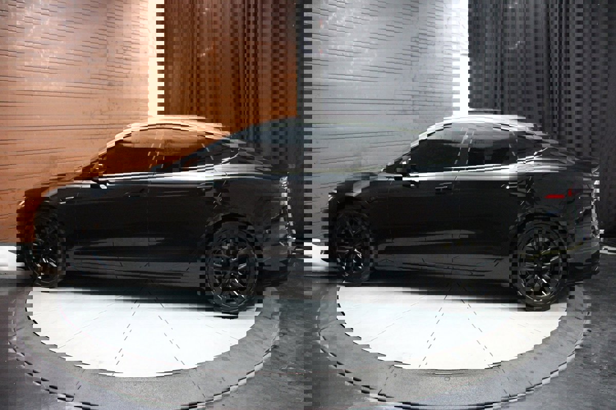 Used 2022 Tesla Model S Plaid image 10