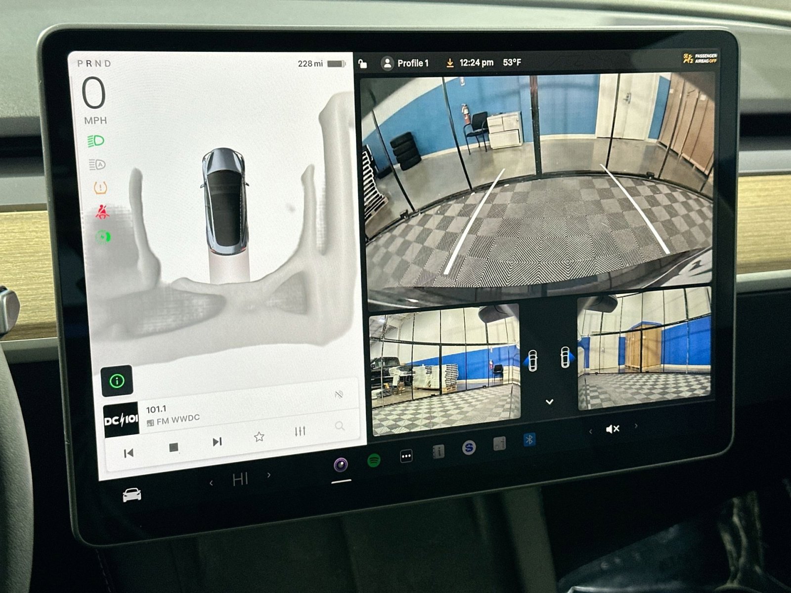 Used 2023 Tesla Model 3 Standard Range image 22