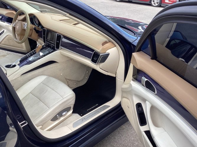 Used 2011 Porsche Panamera 4 image 8