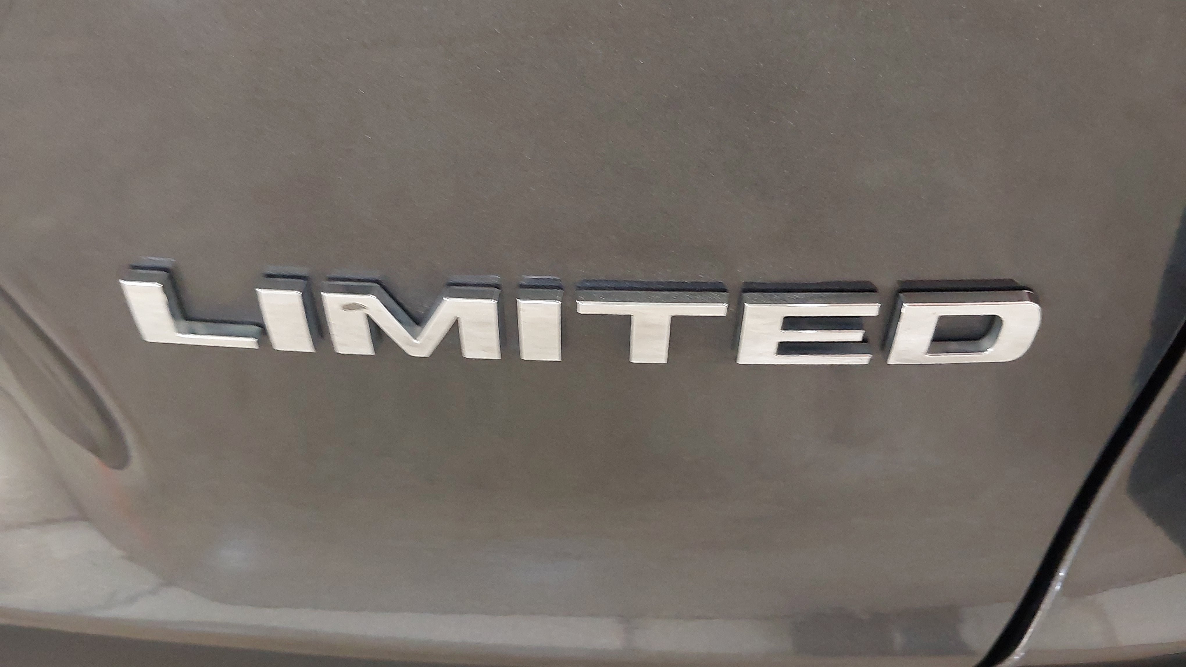 Used 2022 Jeep Cherokee Limited AWD/4WD image 33