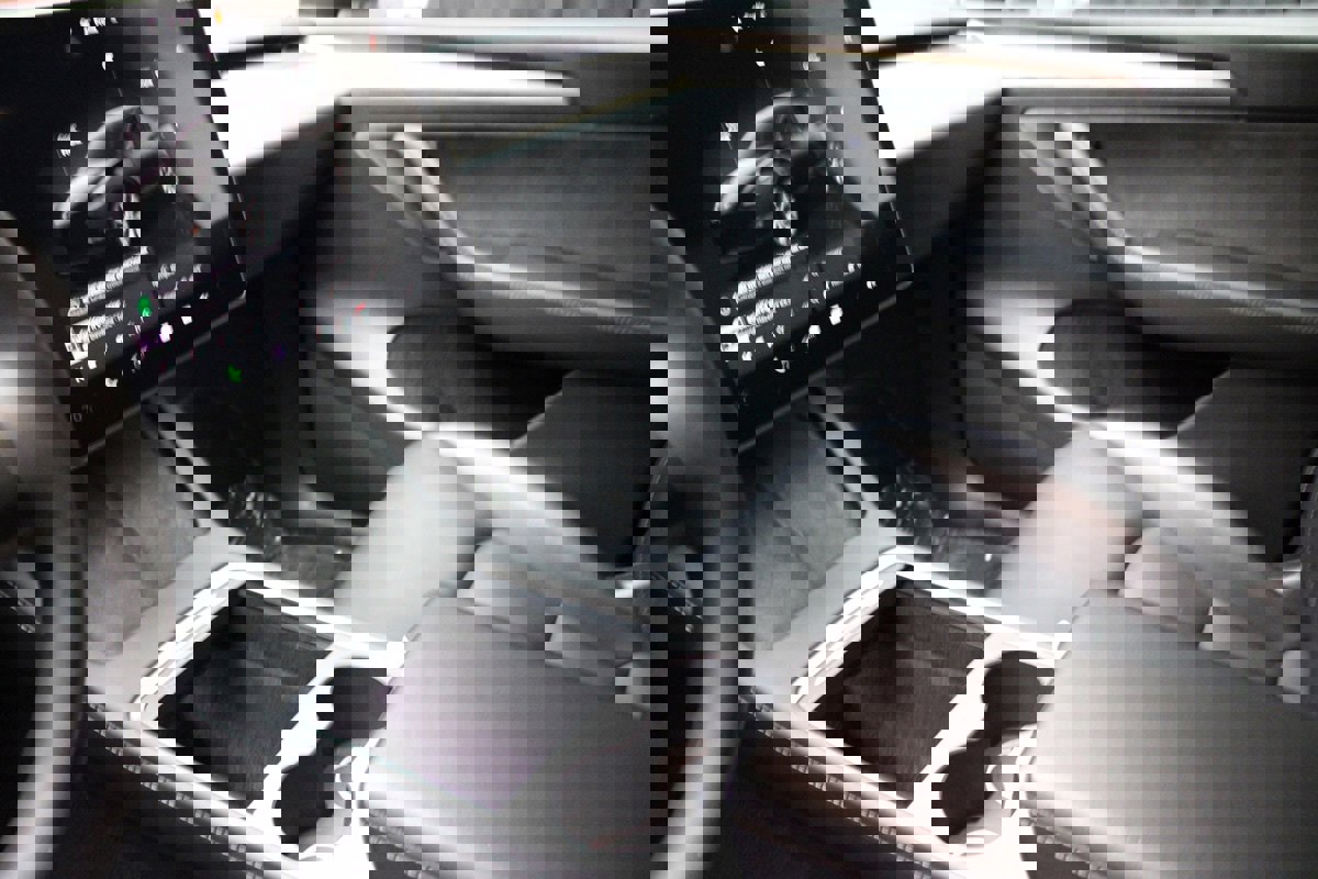 Used 2022 Tesla Model Y Long Range image 15