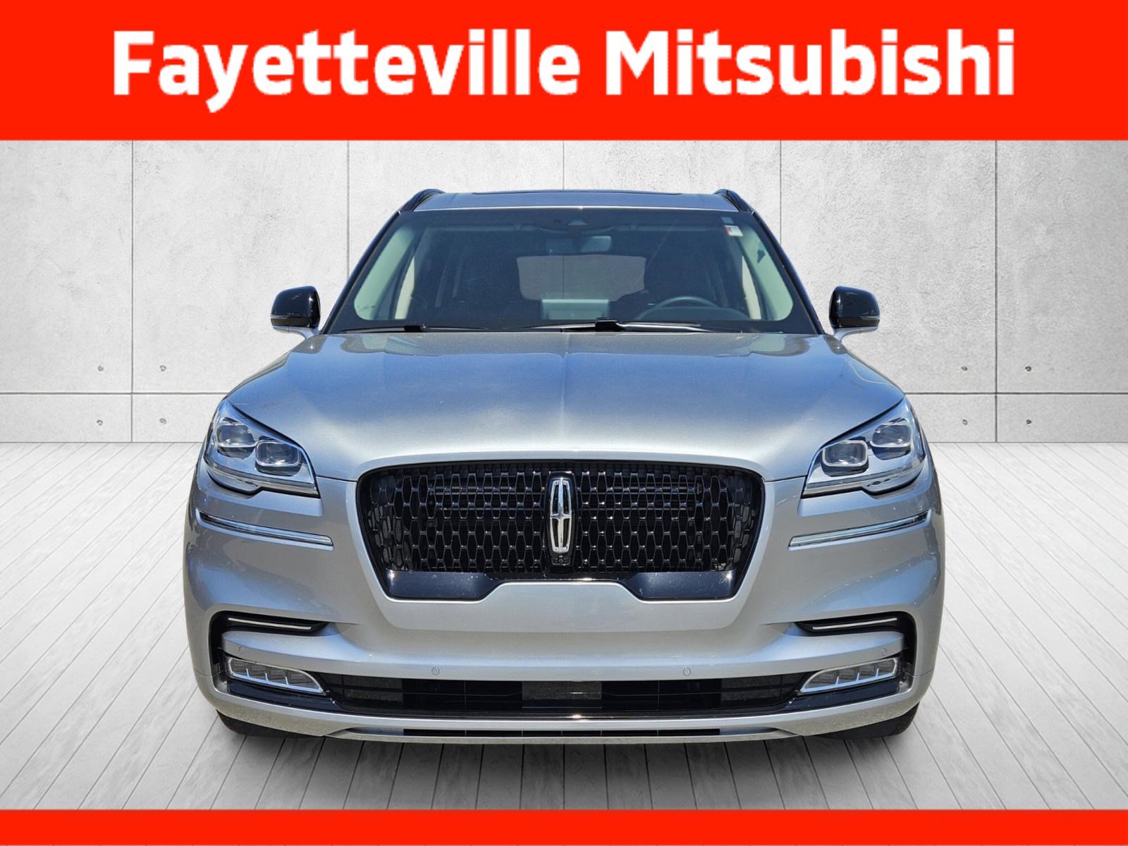 Used 2024 Lincoln Aviator Reserve w/ Equipment Group 201A RWD image 2