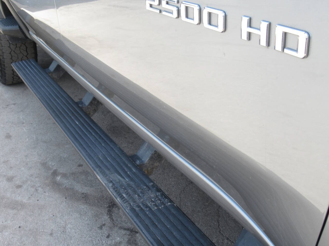 Used 2025 Chevrolet Silverado 2500 Custom w/ Custom Value Package AWD/4WD image 7
