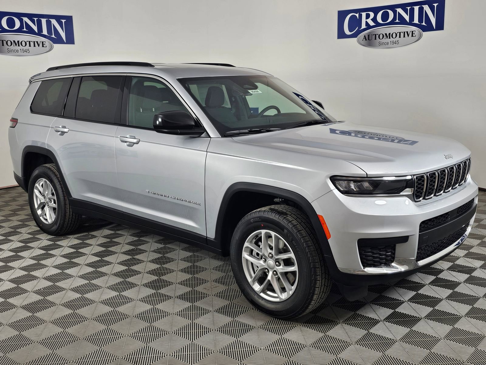 New 2025 Jeep Grand Cherokee L Altitude image 7