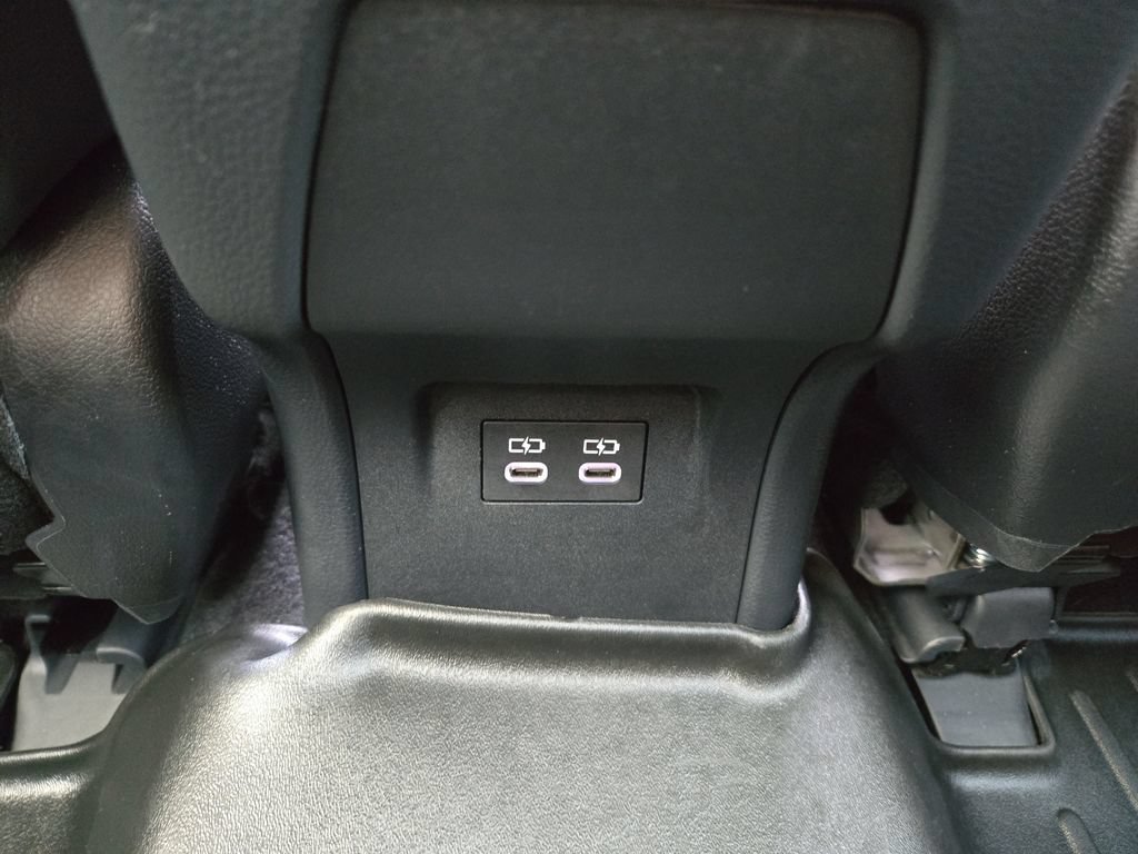 Used 2024 Toyota Prius XLE FWD image 11