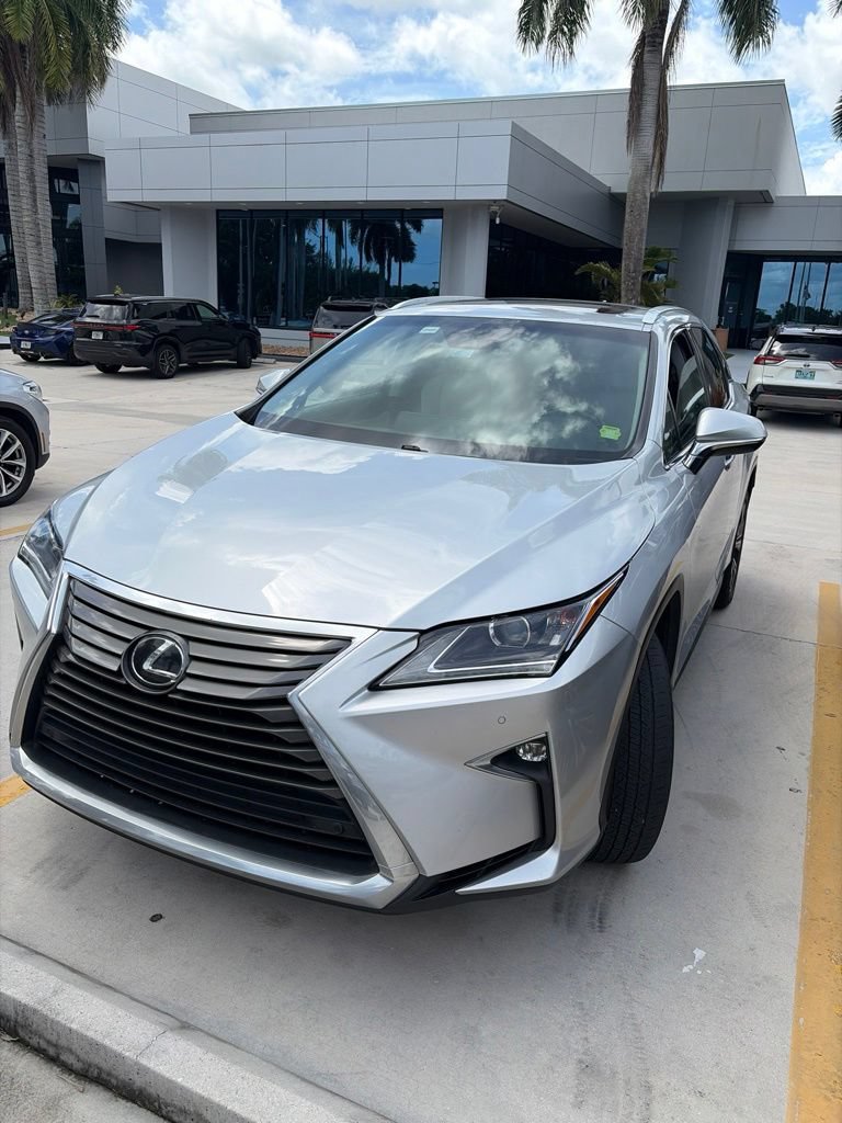 Used 2017 Lexus RX 350 FWD w/ Premium Package image 4