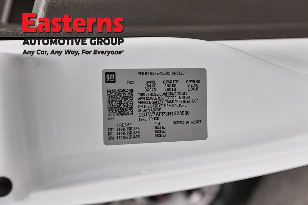 Used 2024 GMC Savana 2500 w/ Driver Convenience Package RWD image 32