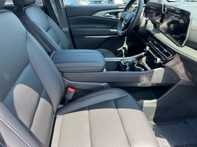 New 2026 Chevrolet Traverse LT w/ LPO, Floor Liner Package FWD image 6
