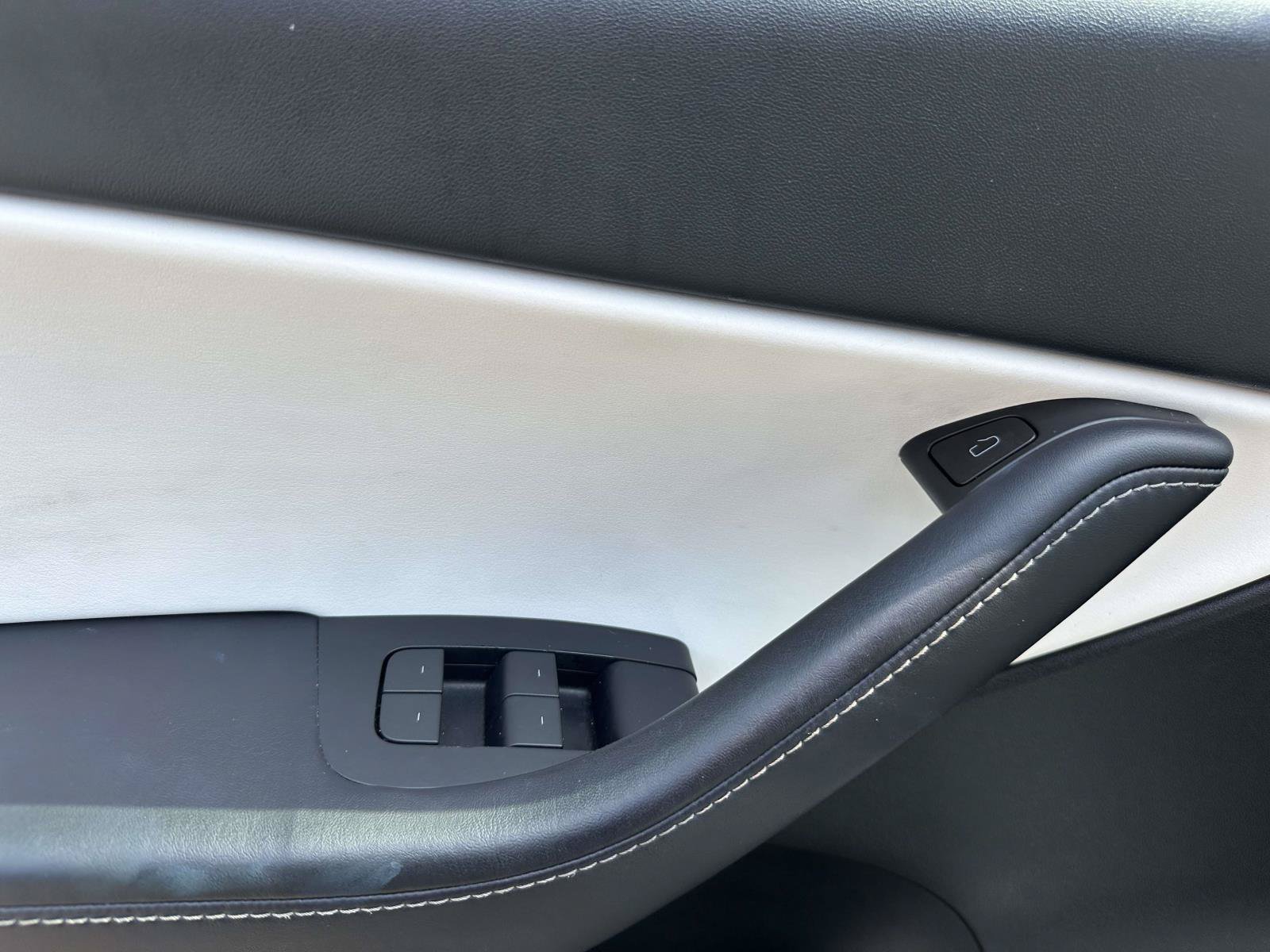 Used 2021 Tesla Model Y Long Range AWD/4WD image 14
