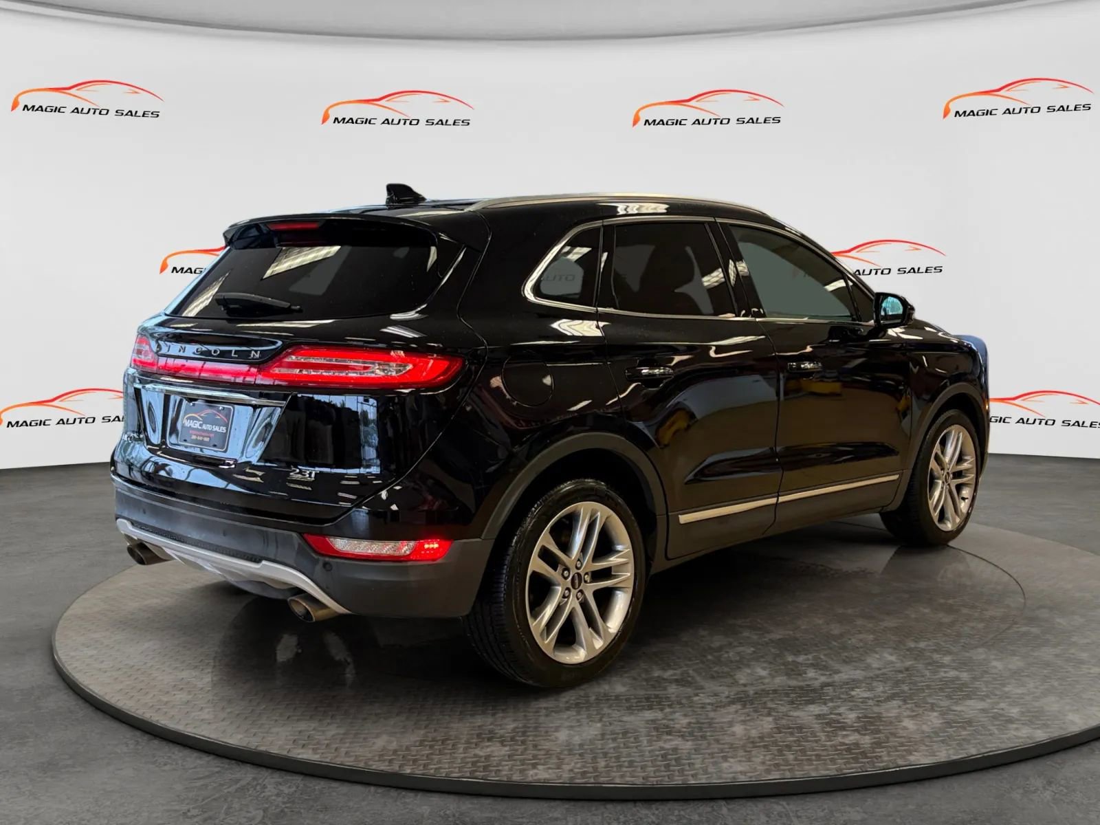 Used 2019 Lincoln MKC Reserve w/ MKC Climate Package AWD/4WD image 10