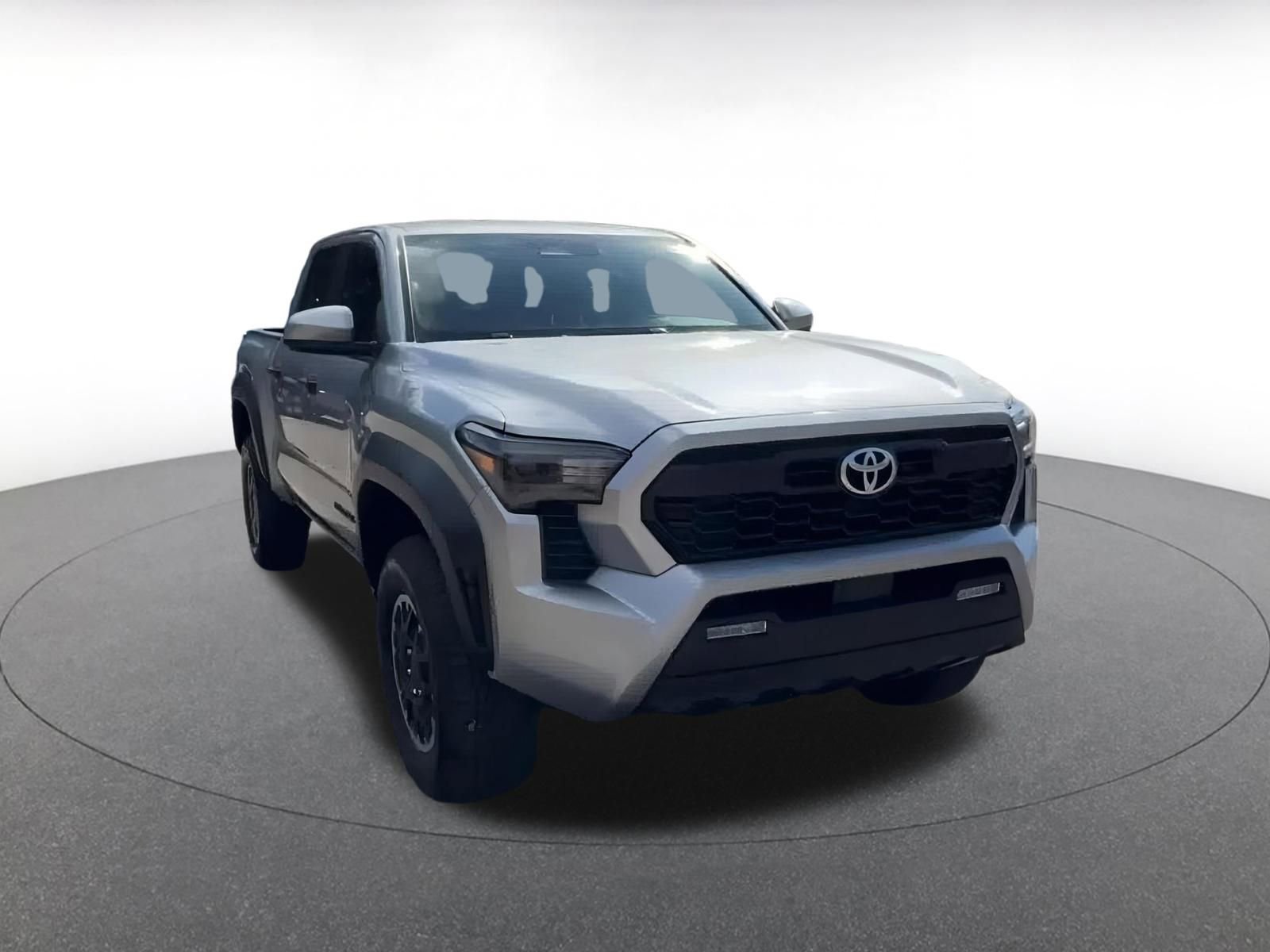 Used 2025 Toyota Tacoma SR image 3