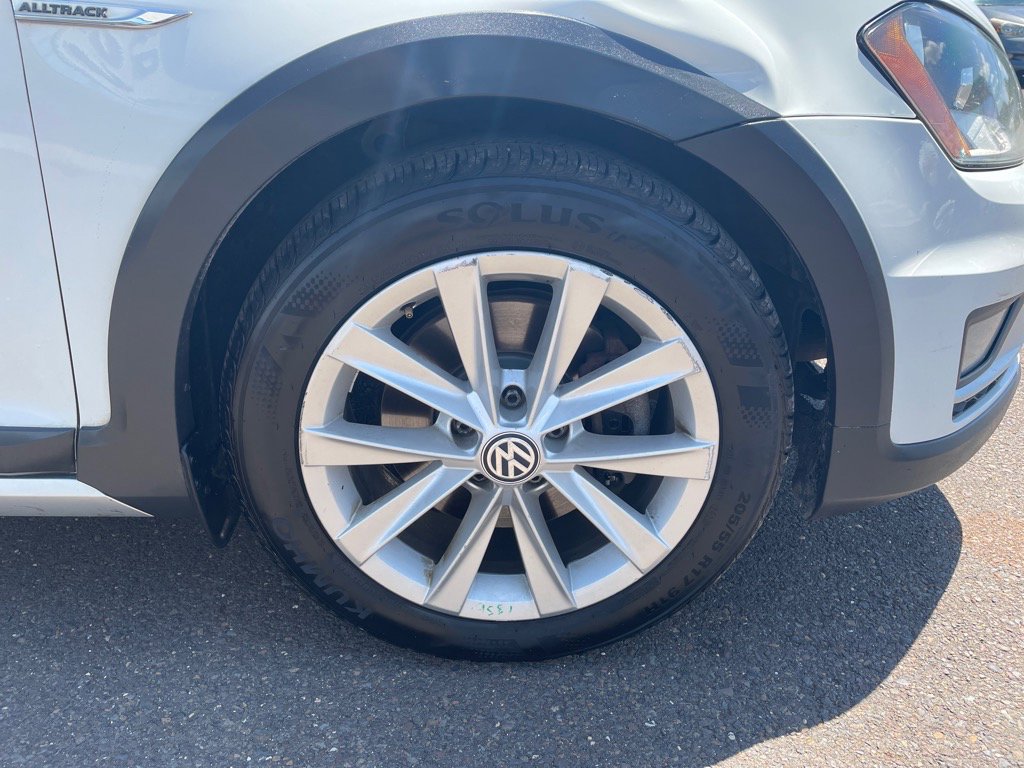 Used 2017 Volkswagen Golf Alltrack SE image 33