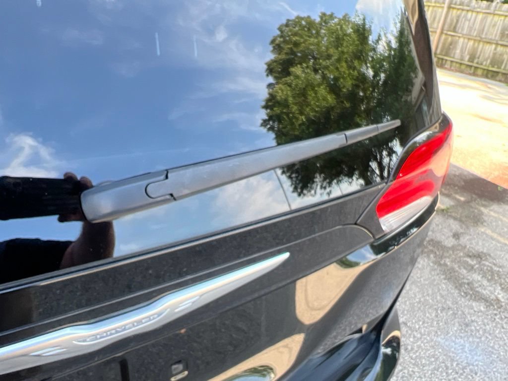 Used 2017 Chrysler Pacifica Touring-L Plus w/ Advanced Safetytec Group FWD image 31