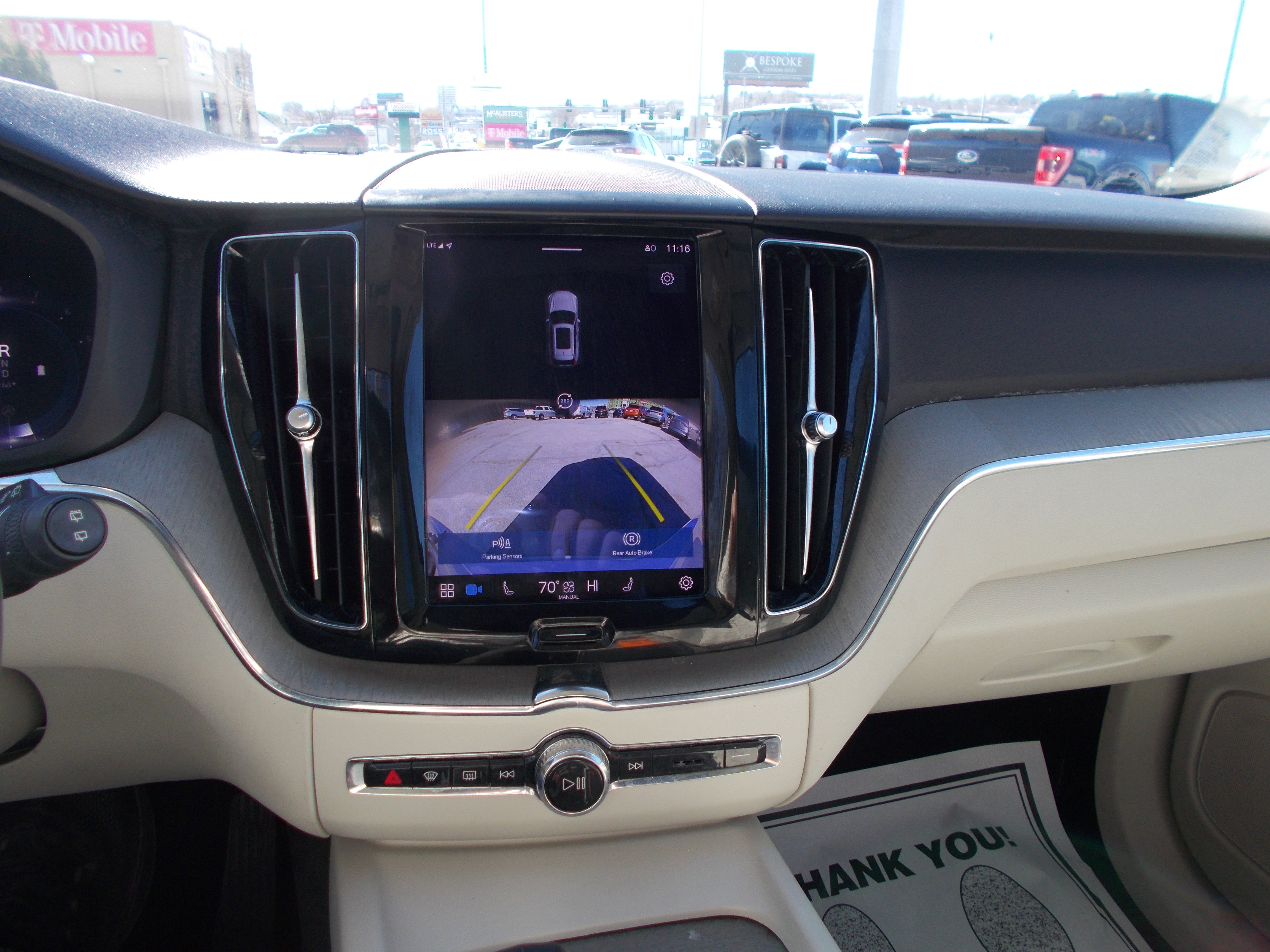 Used 2023 Volvo XC60 B5 Plus image 16