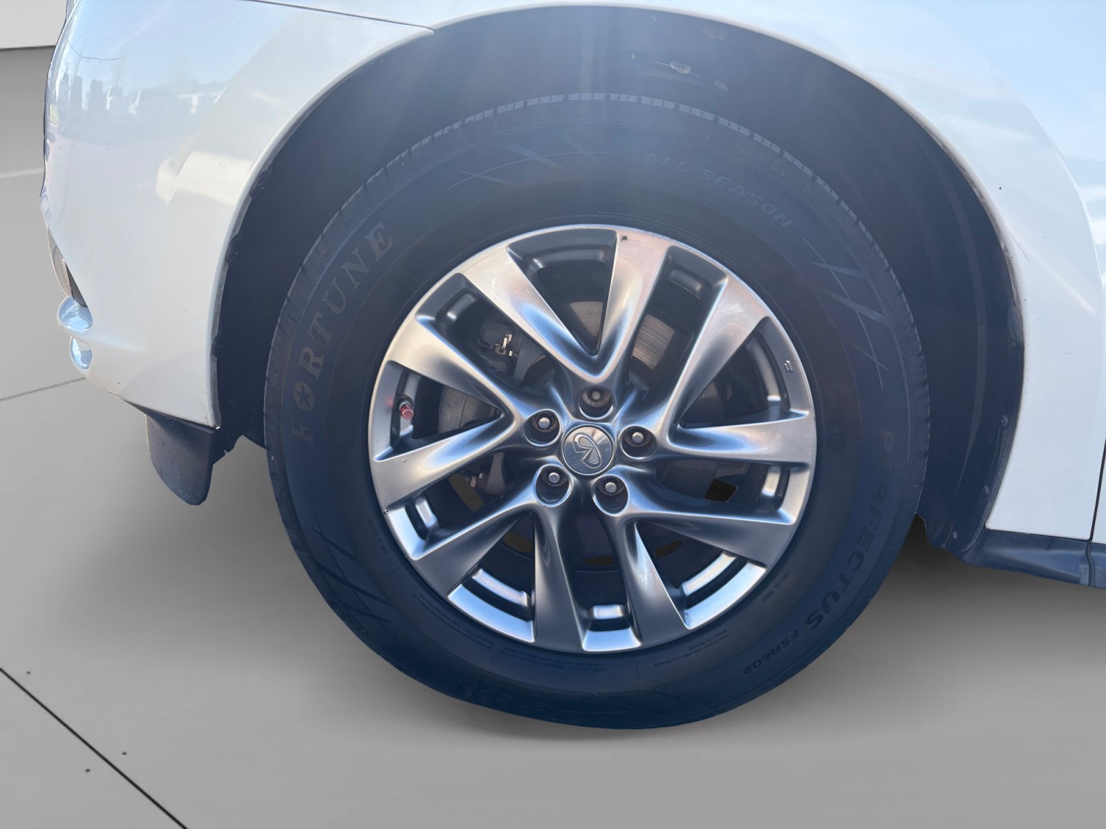 Used 2015 INFINITI QX60 FWD w/ Driver Assistance Package image 9