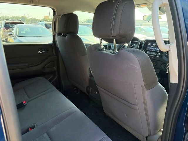 Used 2023 Nissan Frontier SV w/ Technology Package RWD image 16