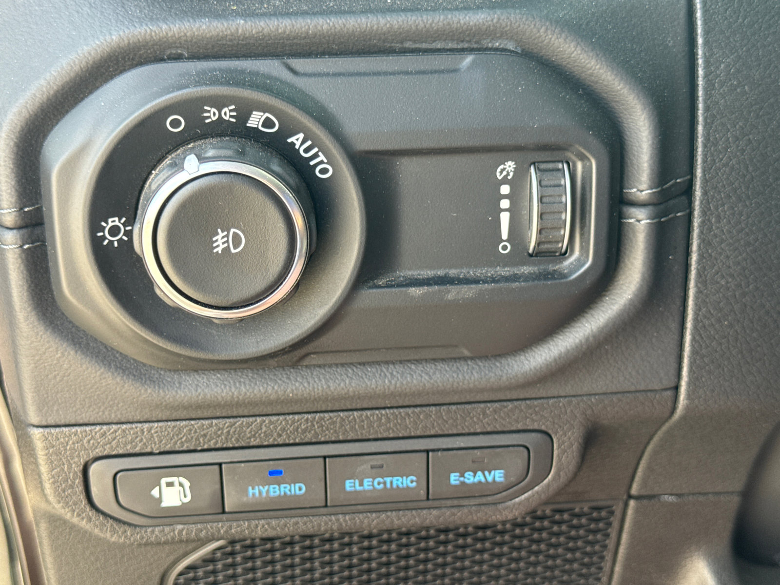 Used 2025 Jeep Wrangler Unlimited Rubicon 4xe w/ Safety Group image 29