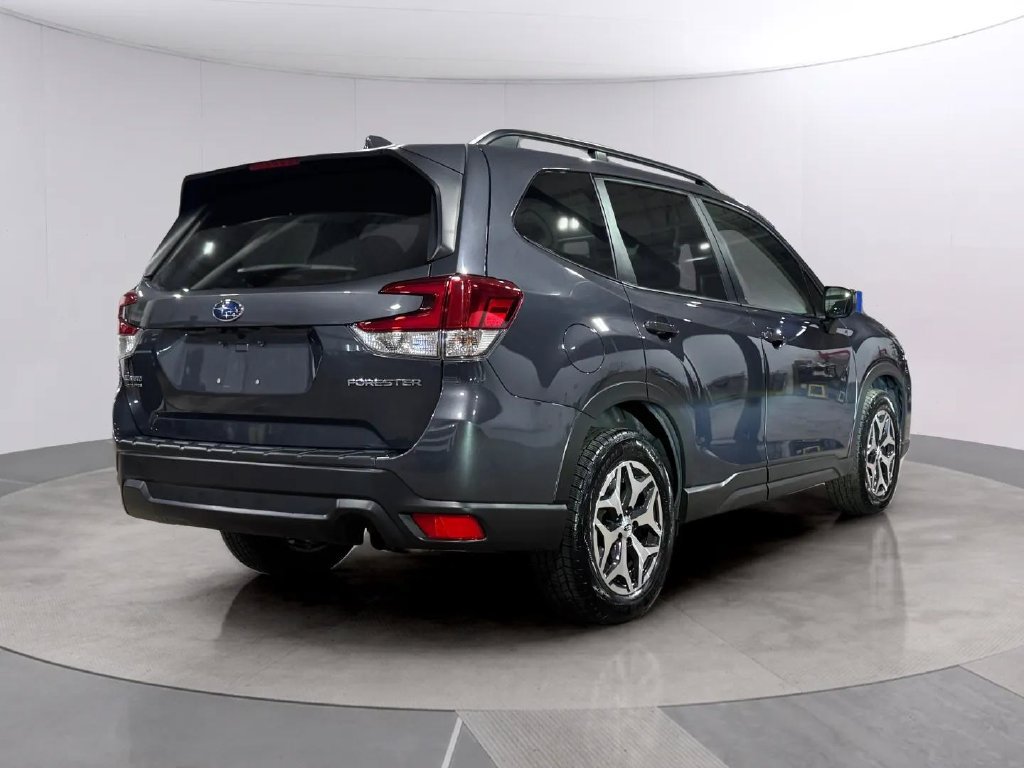 Used 2021 Subaru Forester Premium w/ Popular Package #1 AWD/4WD image 3