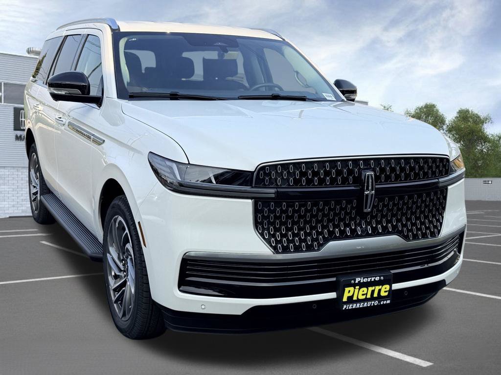 New 2027 Lincoln Navigator Premiere AWD/4WD image 2