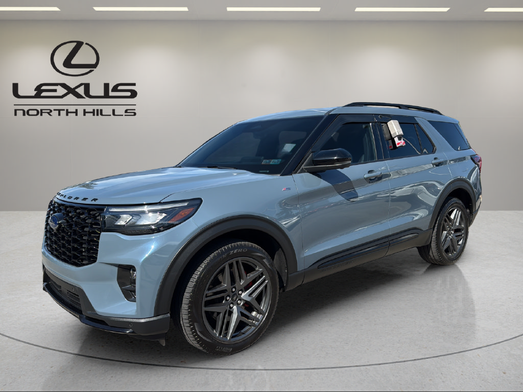 Used 2025 Ford Explorer ST-Line w/ Premium Package
