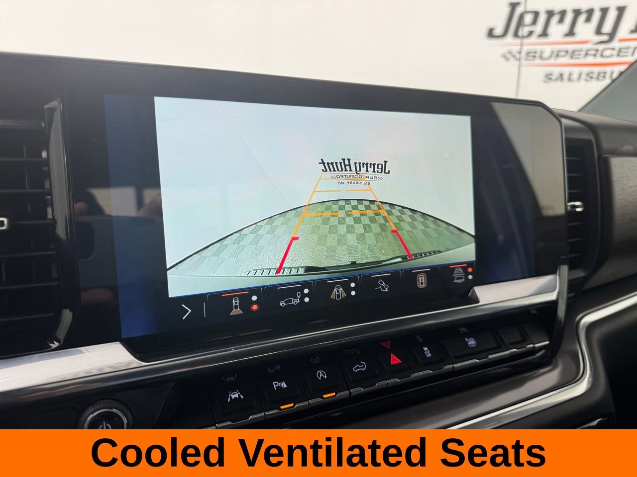 Used 2025 Chevrolet Silverado 1500 High Country w/ Technology Package image 16