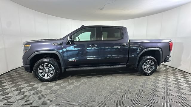 Used 2024 GMC Sierra 1500 AT4 w/ Technology Package AWD/4WD image 5