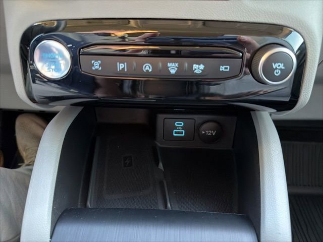 Certified 2023 Ford Escape Platinum w/ Premium Technology Package image 32