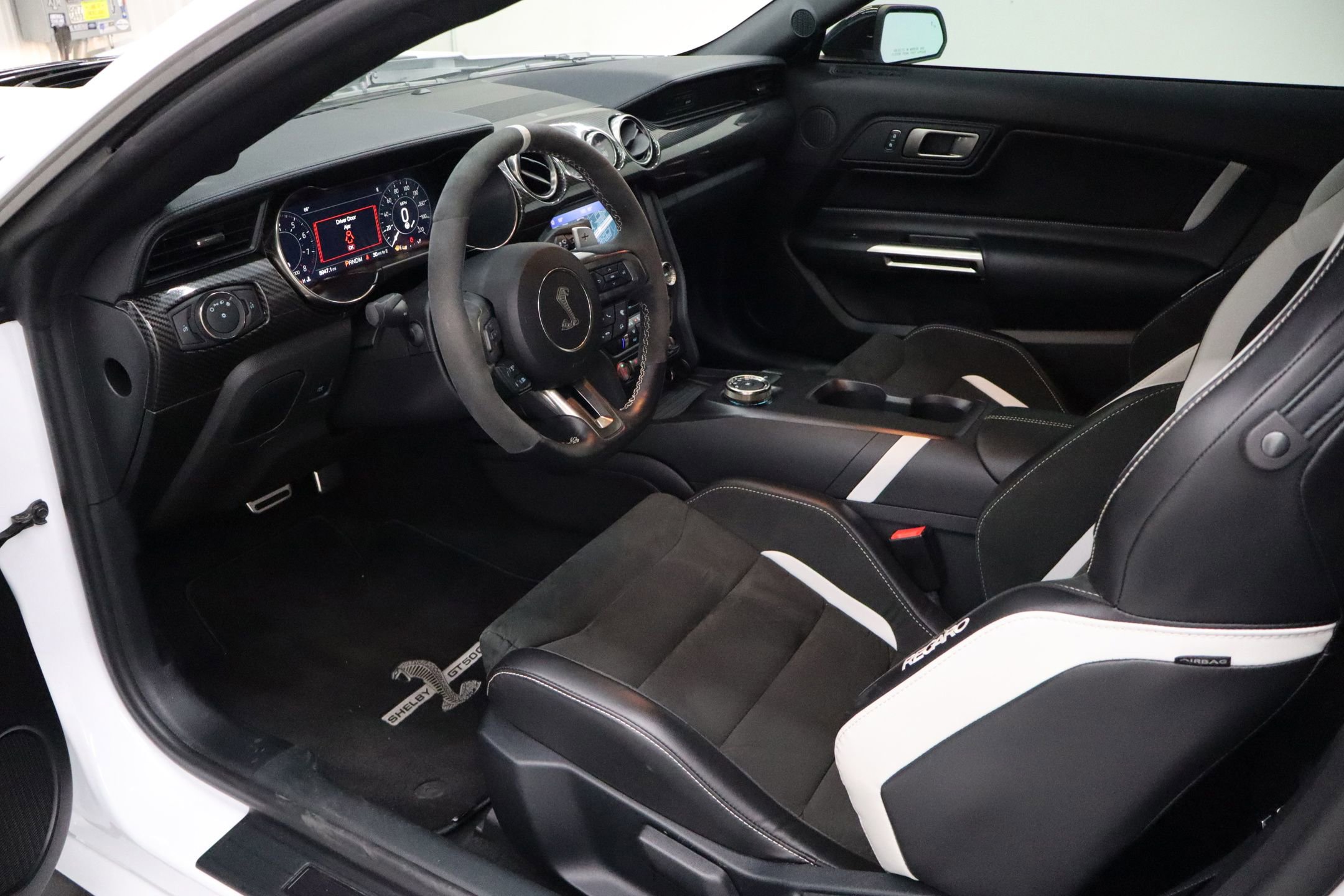 Used 2021 Ford Mustang Shelby GT500 w/ Technology Package image 24