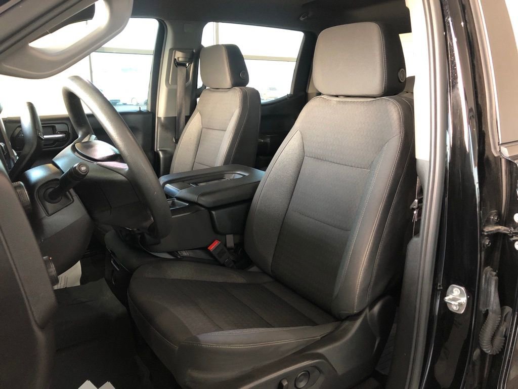 Used 2024 Chevrolet Silverado 1500 Custom Trail Boss w/ Turbomax Blackout Package image 9