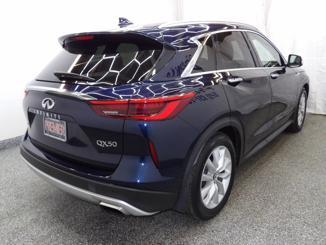 Used 2019 INFINITI QX50 Essential w/ Premium Heat Package image 6