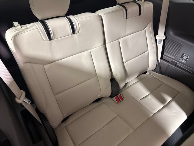 Used 2022 Ford Explorer Platinum w/ Equipment Group 601A AWD/4WD image 14