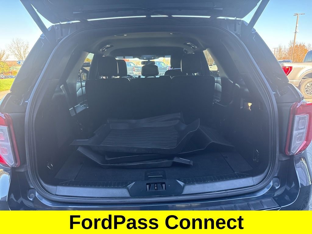 Used 2023 Ford Explorer ST-Line image 17