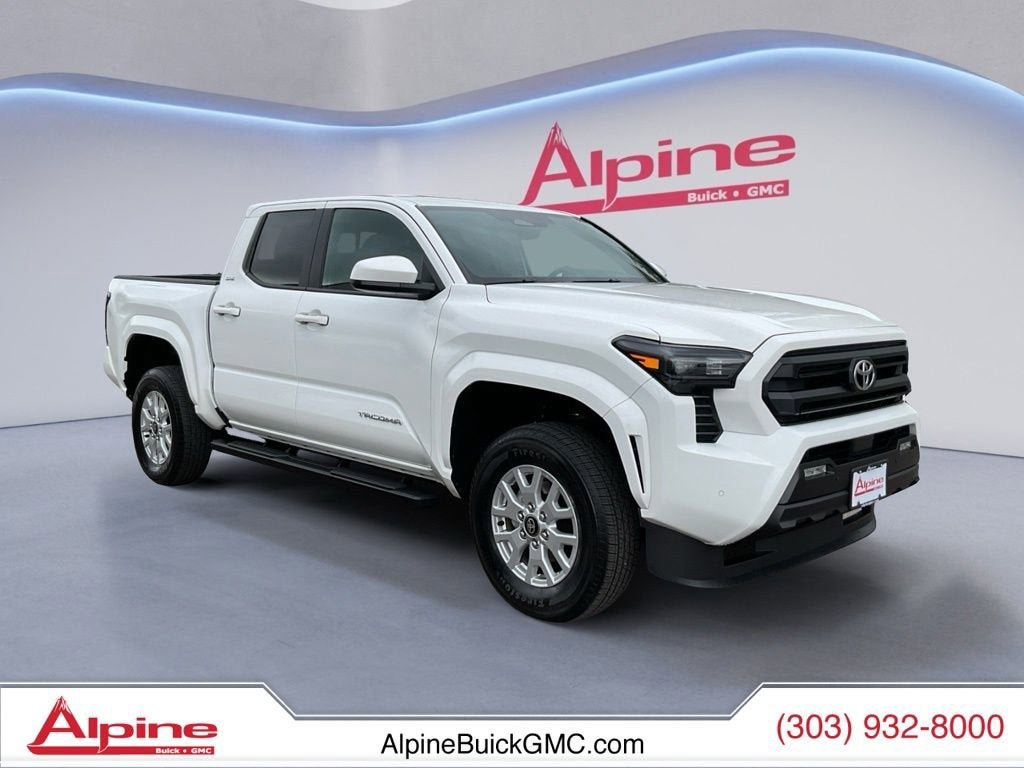 Used 2025 Toyota Tacoma SR5 AWD/4WD image 15